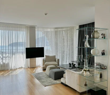 Dukley Gardens’ta Deniz Manzaralı Lüks Zemin Kat 2+1 Daire – 159 m²