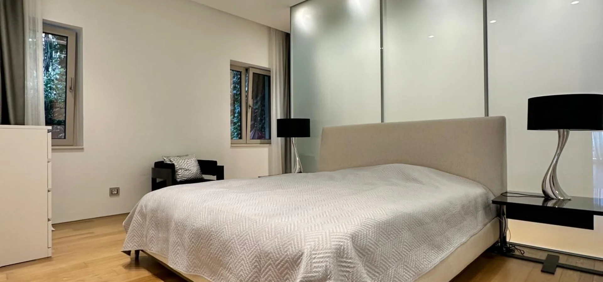 Dukley Gardens’ta Deniz Manzaralı Lüks Zemin Kat 2+1 Daire – 159 m²