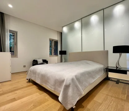 Dukley Gardens’ta Deniz Manzaralı Lüks Zemin Kat 2+1 Daire – 159 m²