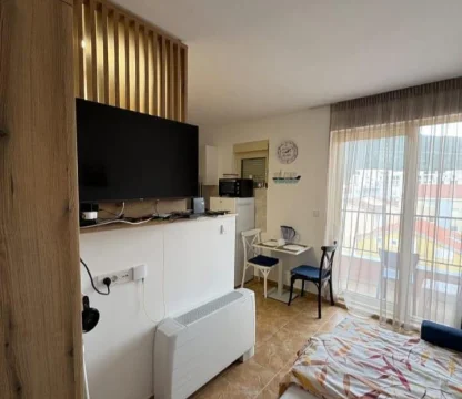  Budva  da yeni binada stüdyo daire 