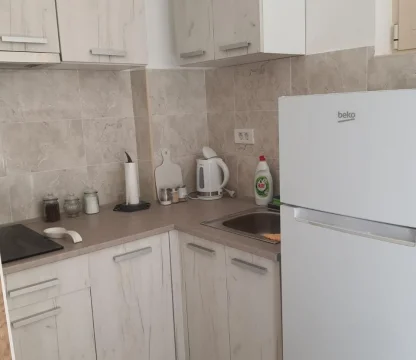  Budva  da yeni binada stüdyo daire 