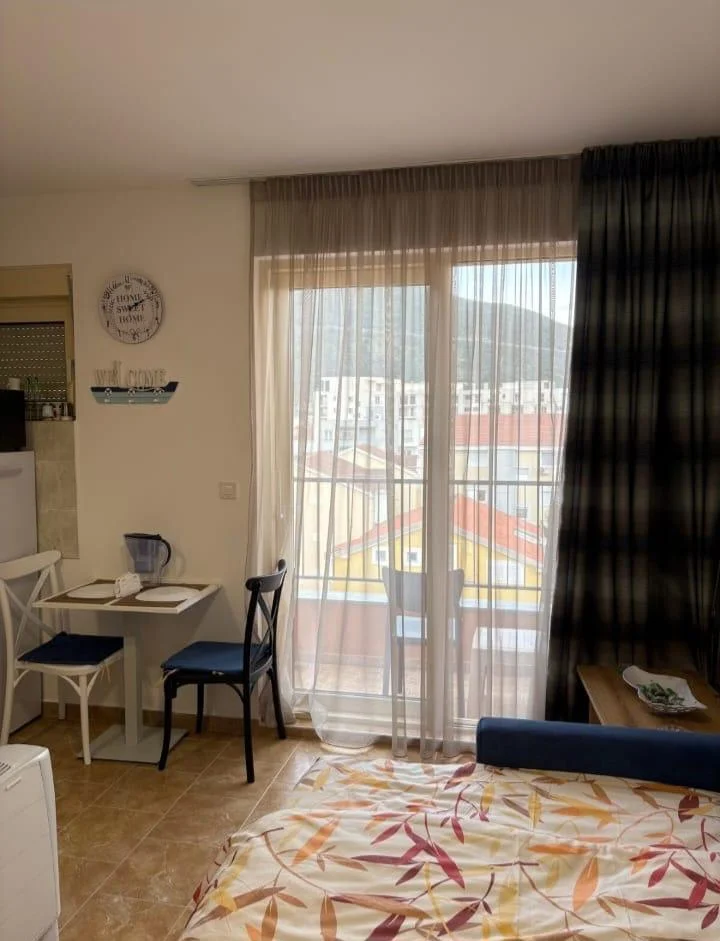  Budva  da yeni binada stüdyo daire 