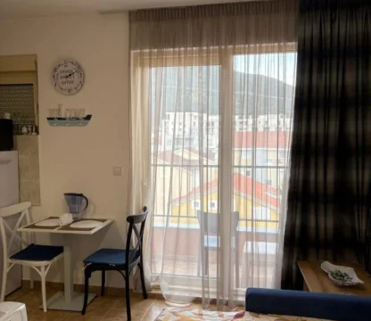  Budva  da yeni binada stüdyo daire 