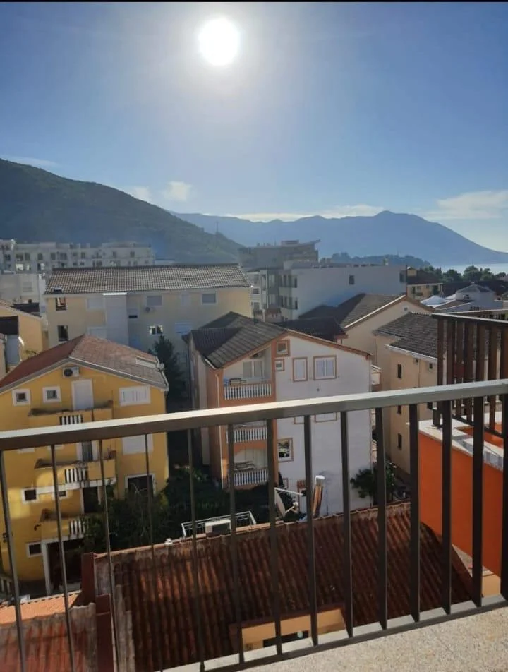  Budva  da yeni binada stüdyo daire 