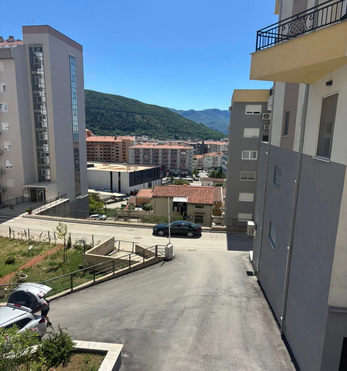 Budva'da yeni binada 1+1 satılık  daire 