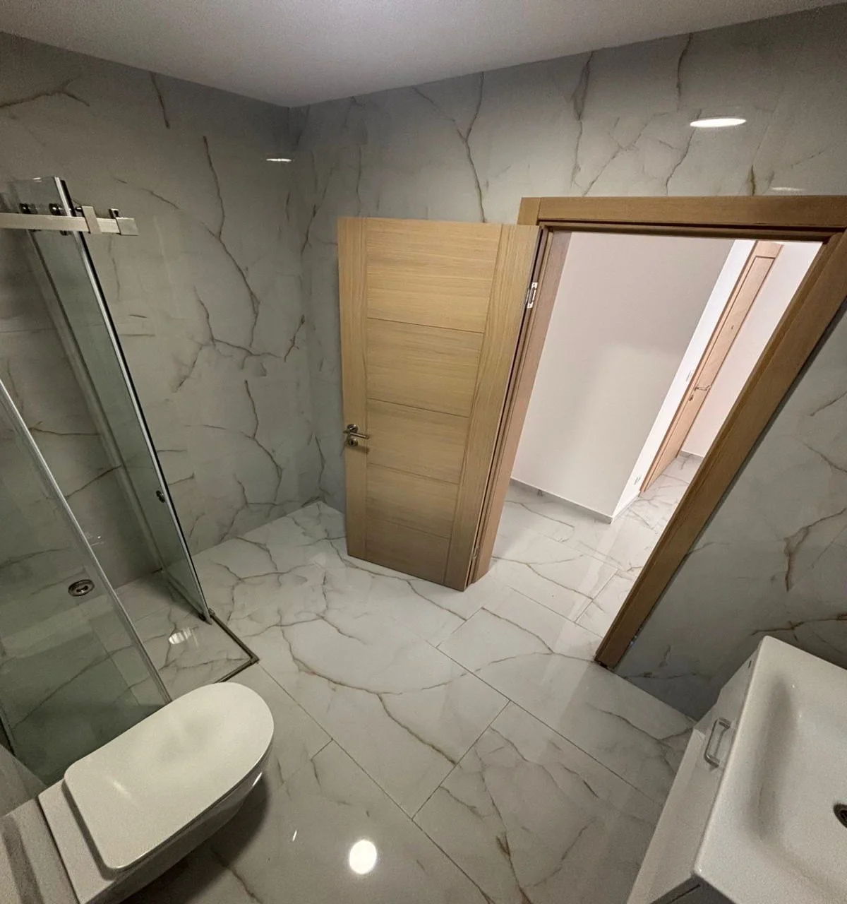 Budva'da yeni binada 1+1 satılık  daire 