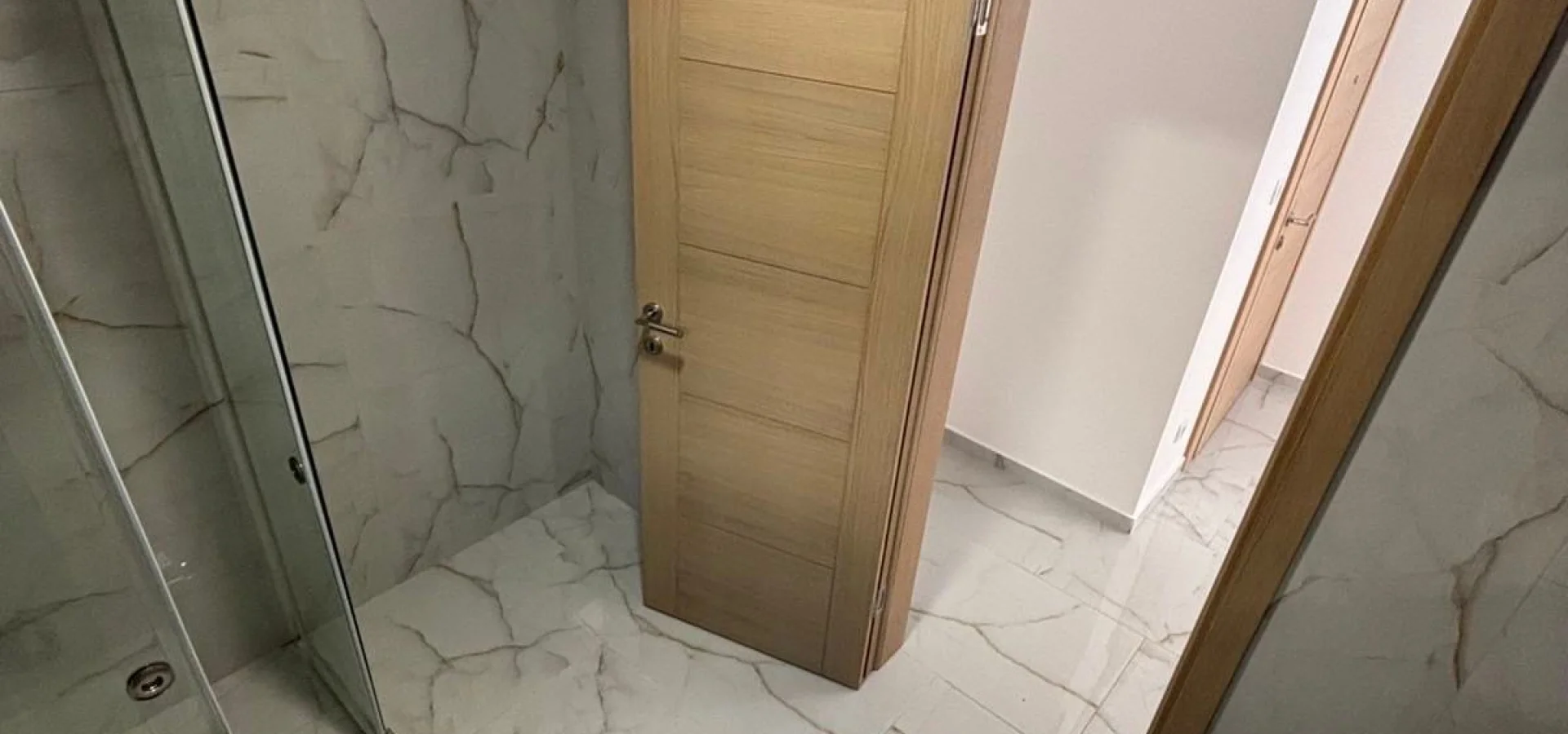 Budva'da yeni binada 1+1 satılık  daire 