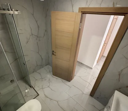 Budva'da yeni binada 1+1 satılık  daire 