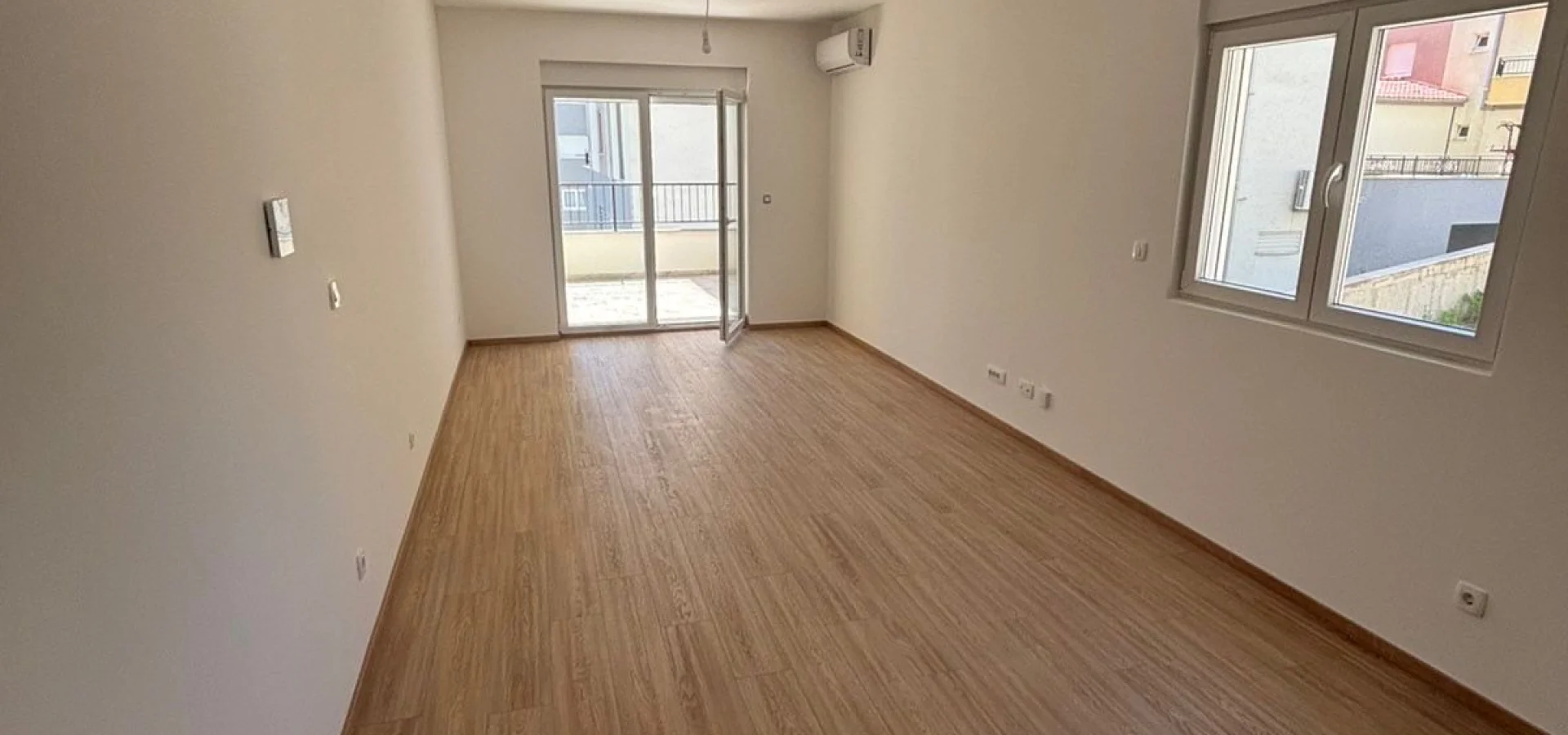 Budva'da yeni binada 1+1 satılık  daire 