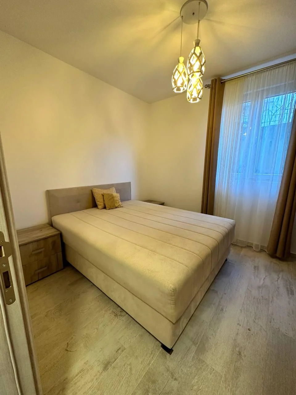 Budva da  1 + 1  satılık geniş daire