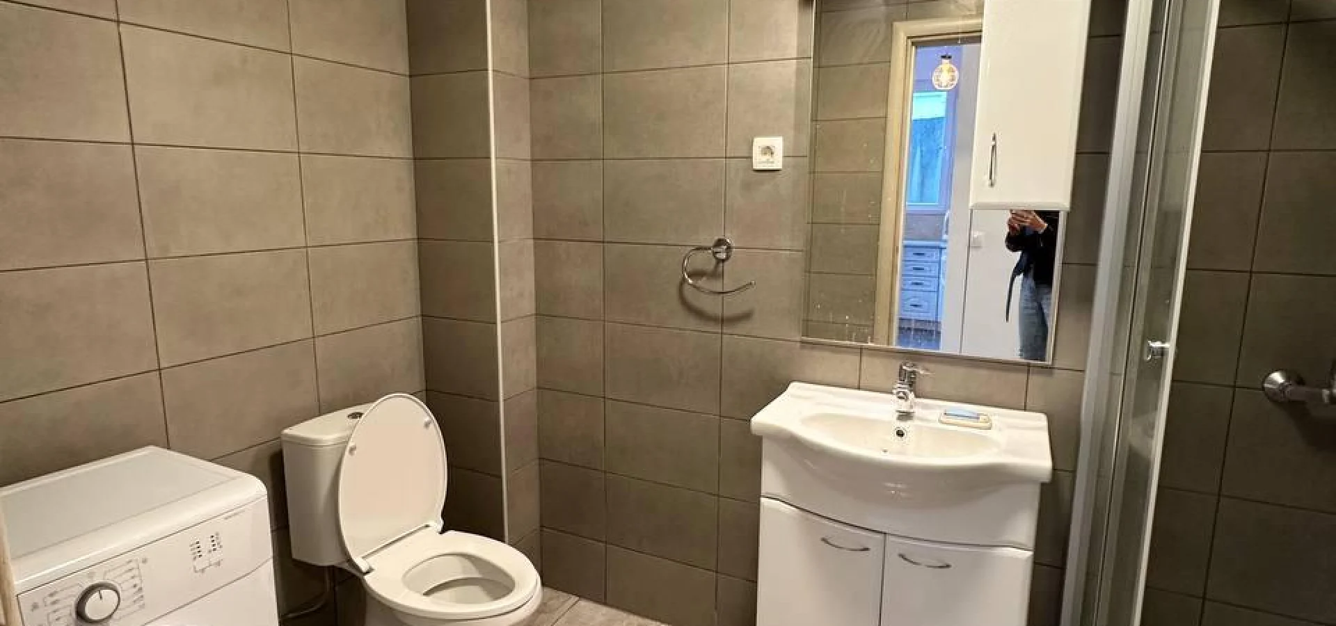 Budva da  1 + 1  satılık geniş daire