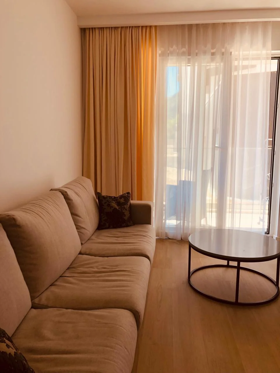 Budva  beciçi de 1 + 1 kiralık daire