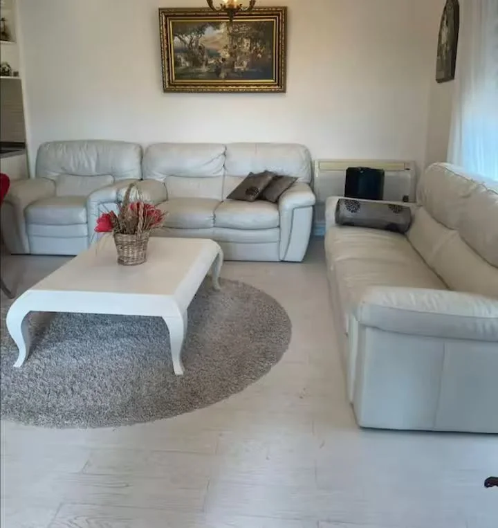 Budva  beciçi de Splendid otelin karsısında 2 + 1 daire 