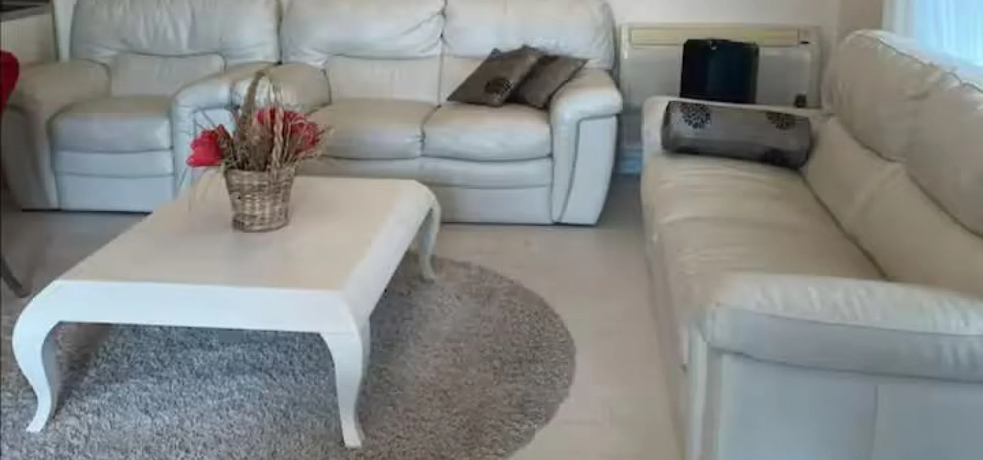 Budva  beciçi de Splendid otelin karsısında 2 + 1 daire 