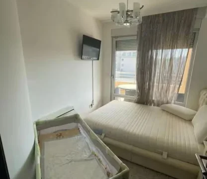 Budva  beciçi de Splendid otelin karsısında 2 + 1 daire 