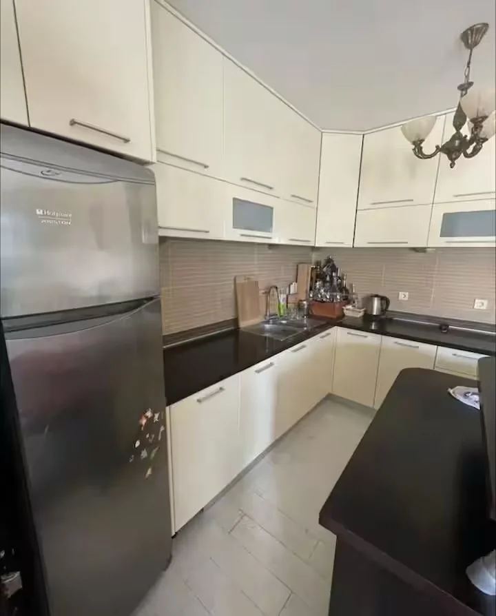 Budva  beciçi de Splendid otelin karsısında 2 + 1 daire 