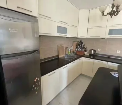 Budva  beciçi de Splendid otelin karsısında 2 + 1 daire 