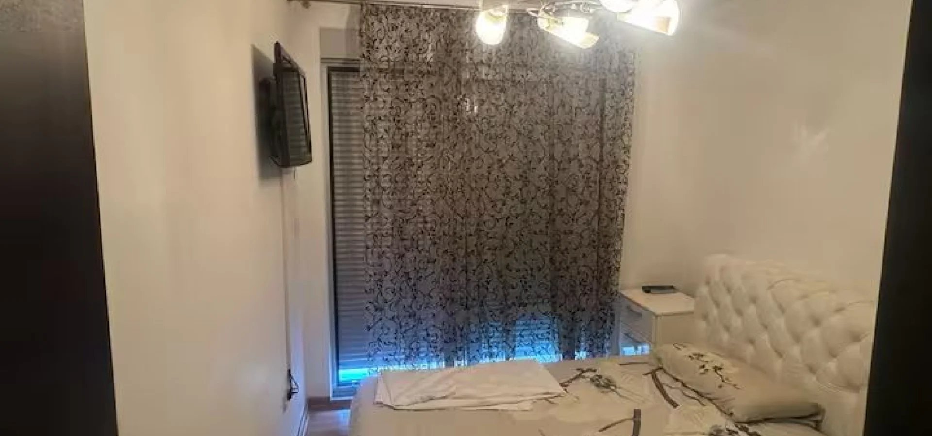 Budva  beciçi de Splendid otelin karsısında 2 + 1 daire 