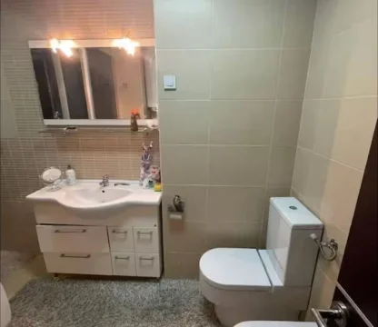 Budva  beciçi de Splendid otelin karsısında 2 + 1 daire 