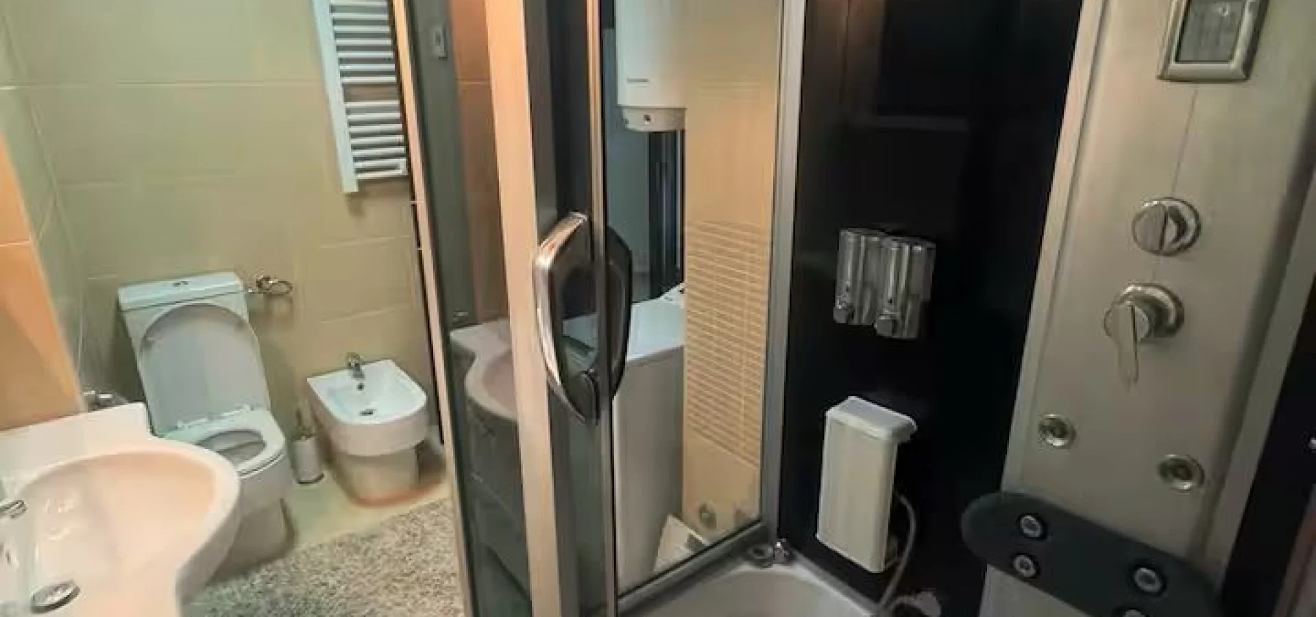 Budva  beciçi de Splendid otelin karsısında 2 + 1 daire 