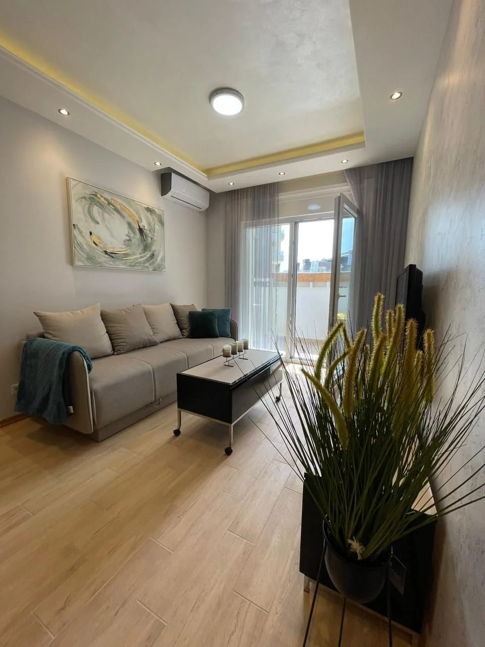 Budva'da 2 + 1  lüks daire kiralık