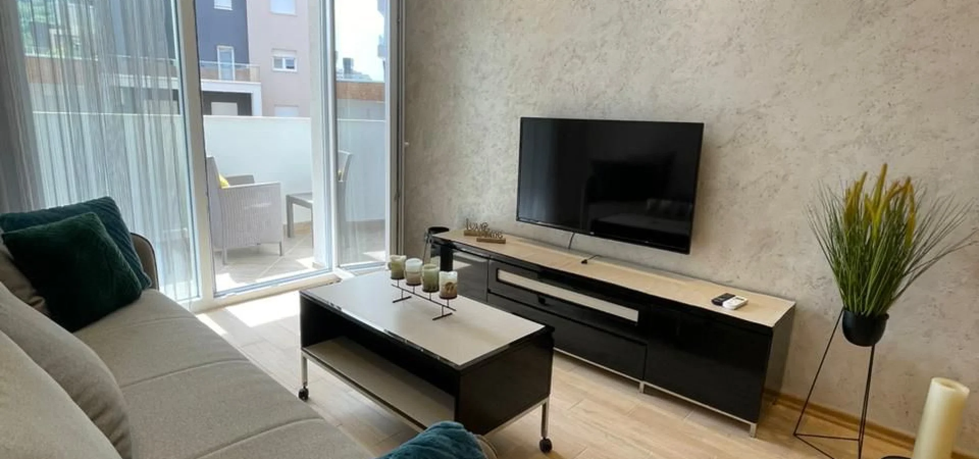 Budva'da 2 + 1  lüks daire kiralık