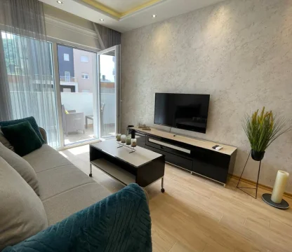 Budva'da 2 + 1  lüks daire kiralık