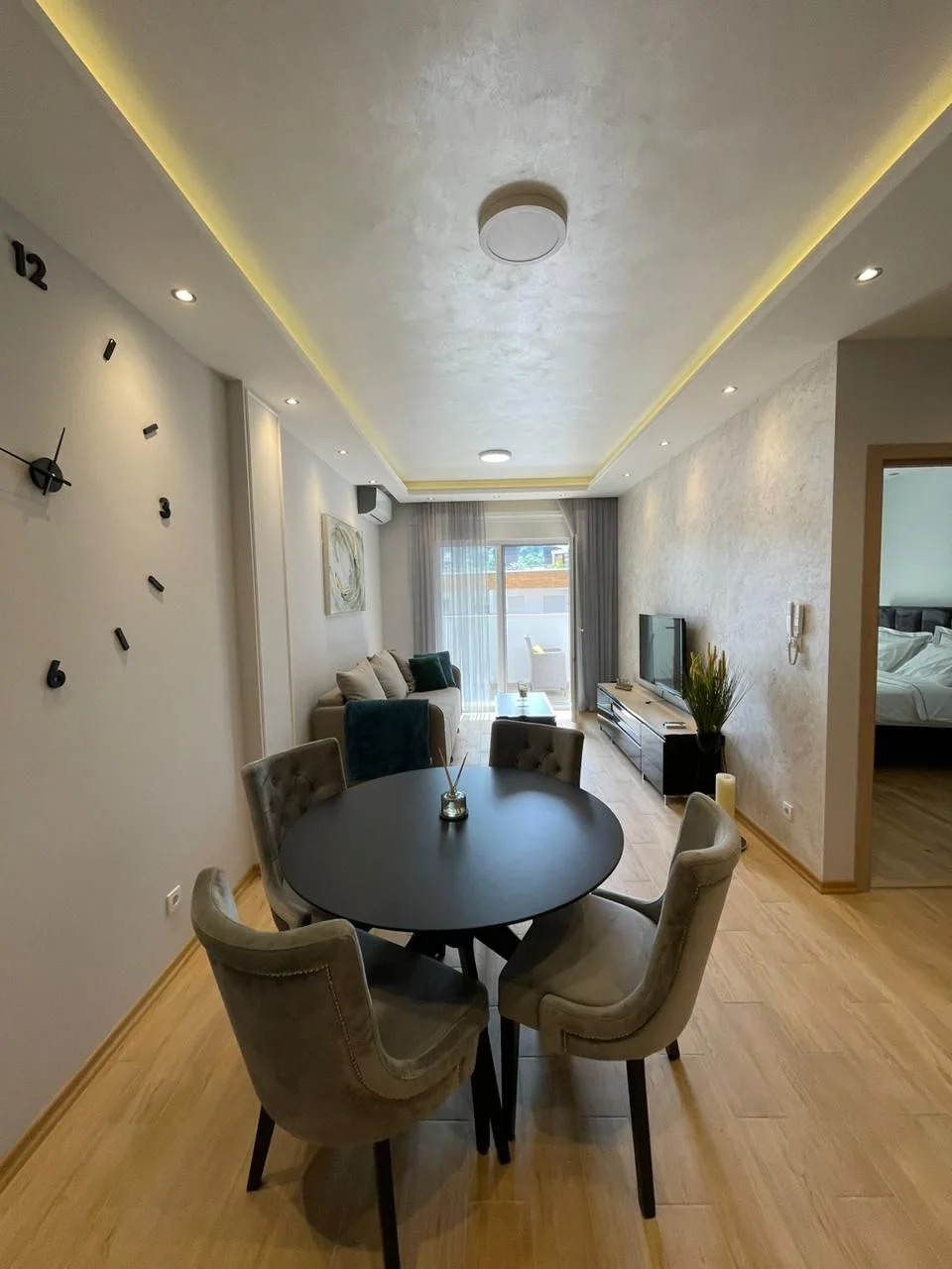 Budva'da 2 + 1  lüks daire kiralık