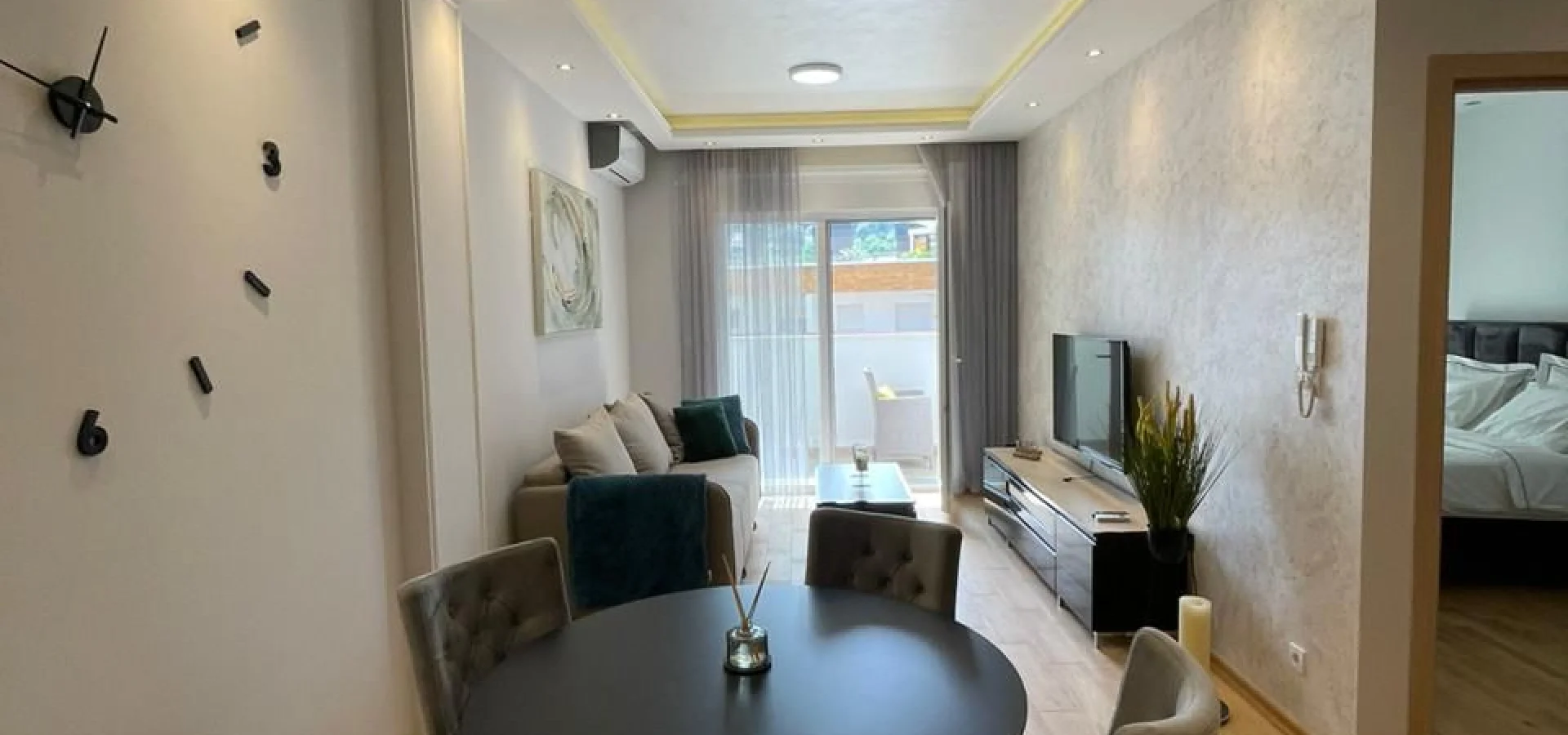 Budva'da 2 + 1  lüks daire kiralık