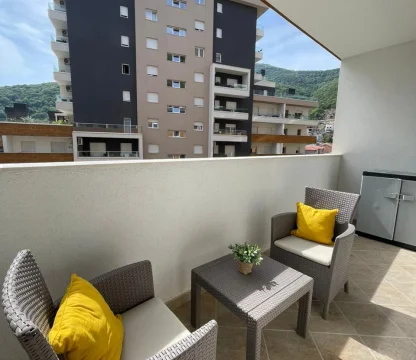 Budva'da 2 + 1  lüks daire kiralık