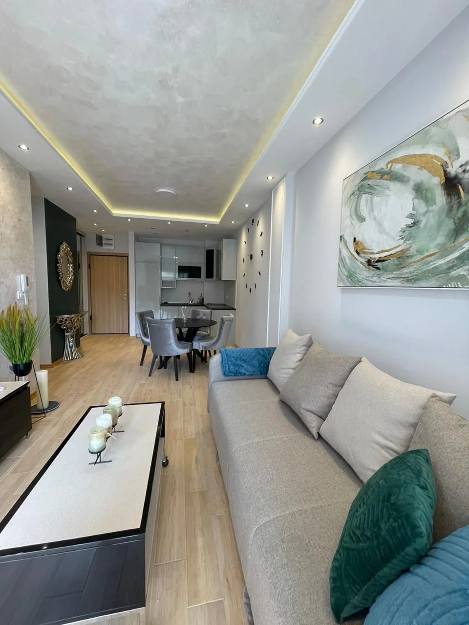 Budva'da 2 + 1  lüks daire kiralık