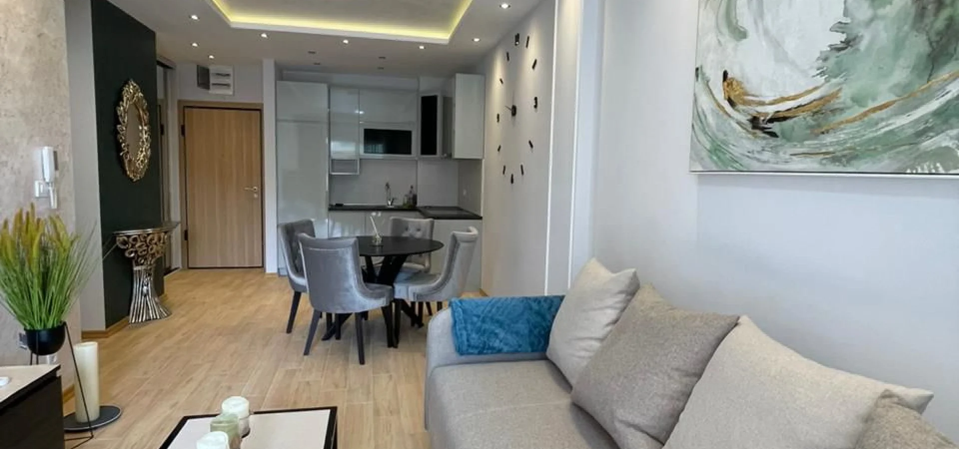 Budva'da 2 + 1  lüks daire kiralık