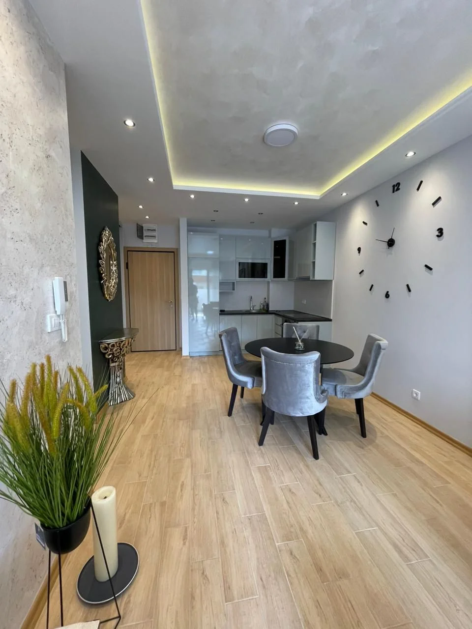 Budva'da 2 + 1  lüks daire kiralık