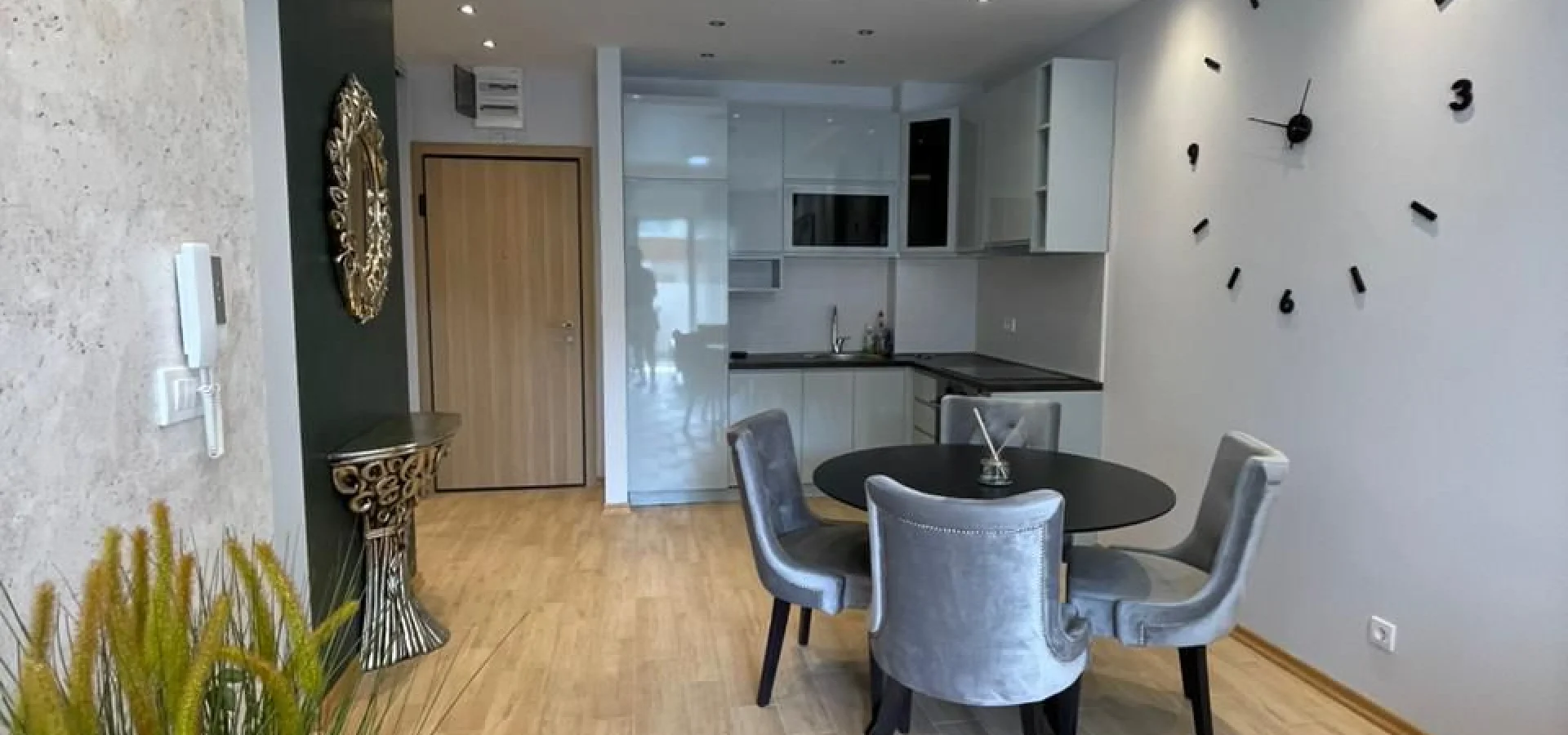 Budva'da 2 + 1  lüks daire kiralık