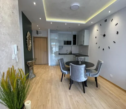 Budva'da 2 + 1  lüks daire kiralık