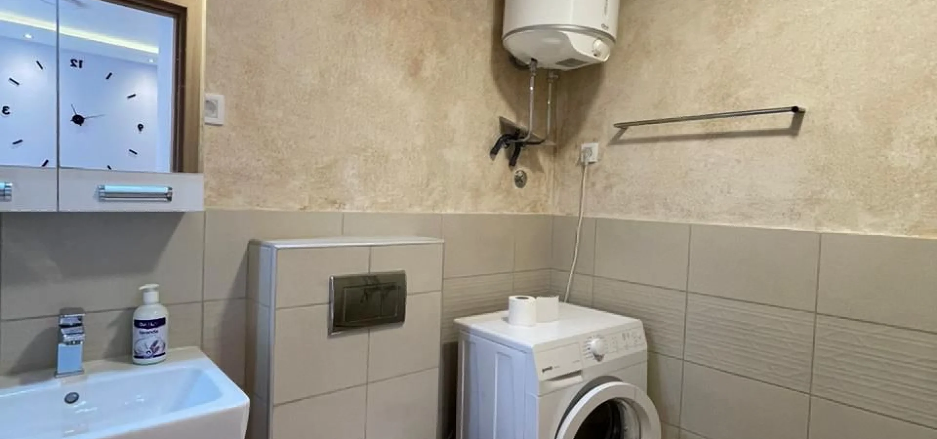 Budva'da 2 + 1  lüks daire kiralık