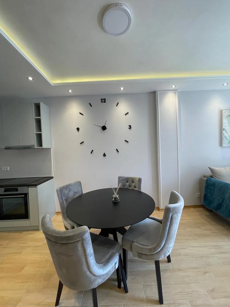 Budva'da 2 + 1  lüks daire kiralık