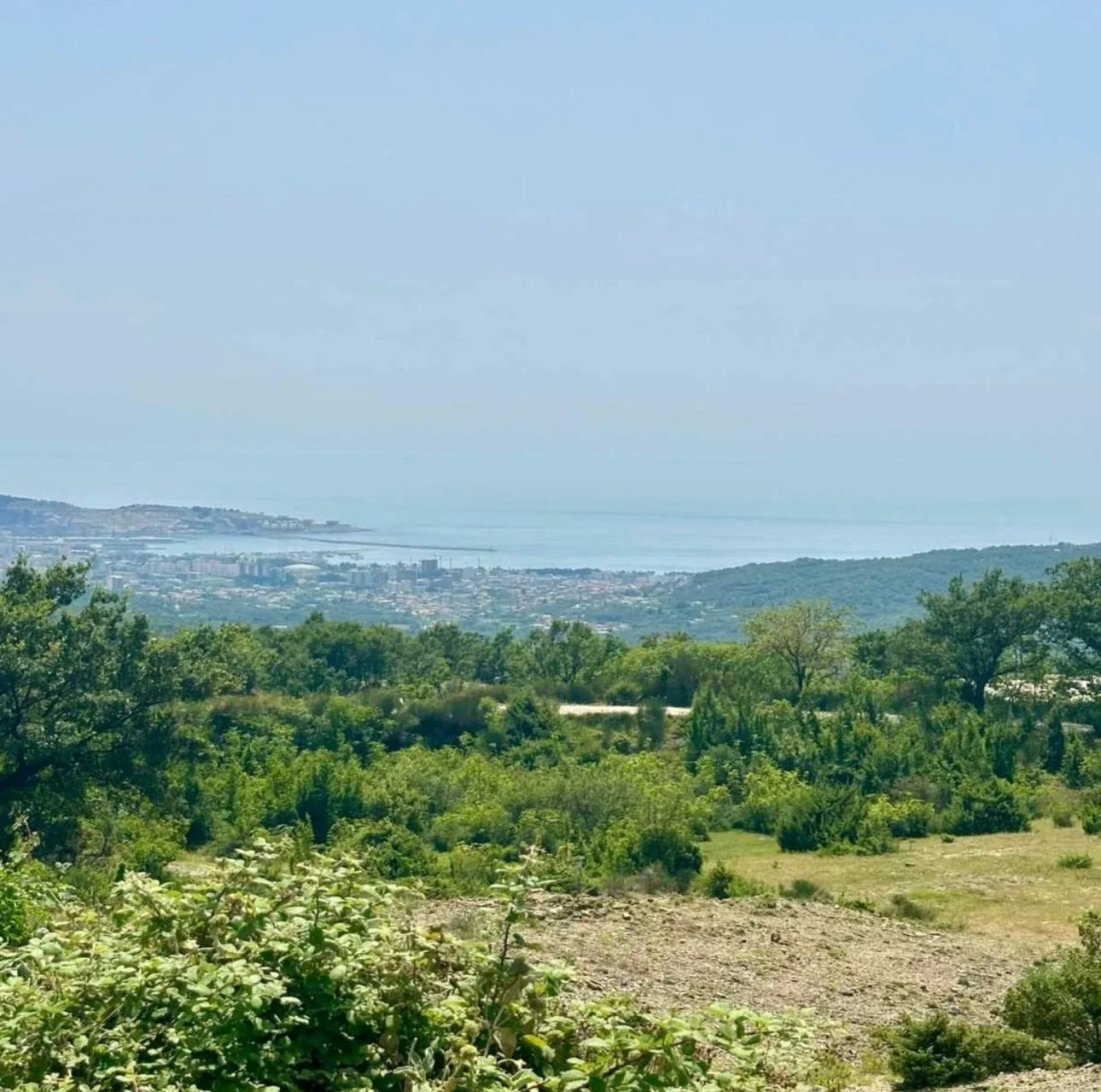 Bar şehrinde deniz manzaralı satılık arazi  6.600 m2 