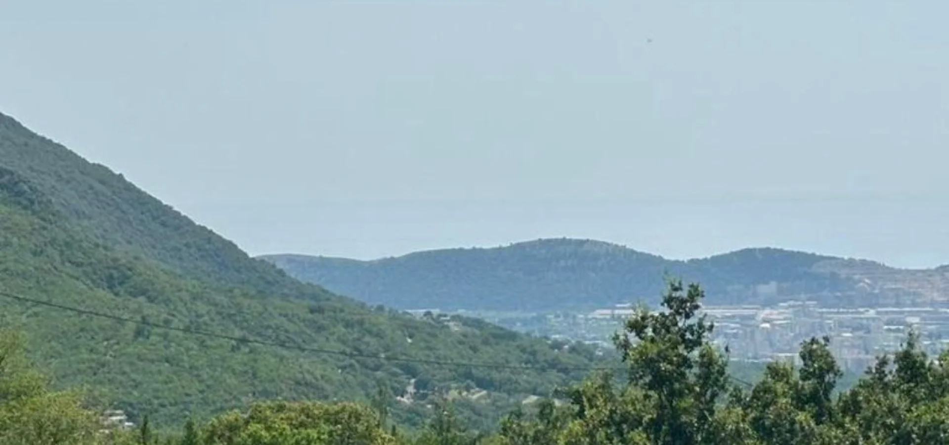 Bar şehrinde deniz manzaralı satılık arazi  6.600 m2 