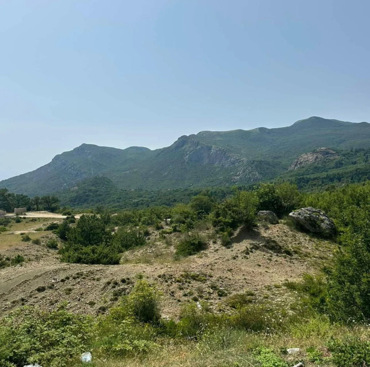 Bar şehrinde deniz manzaralı satılık arazi  6.600 m2 