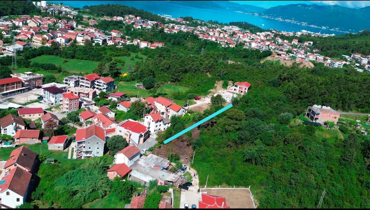 Tivat da kat karşılığı deniz manzaralı arazi