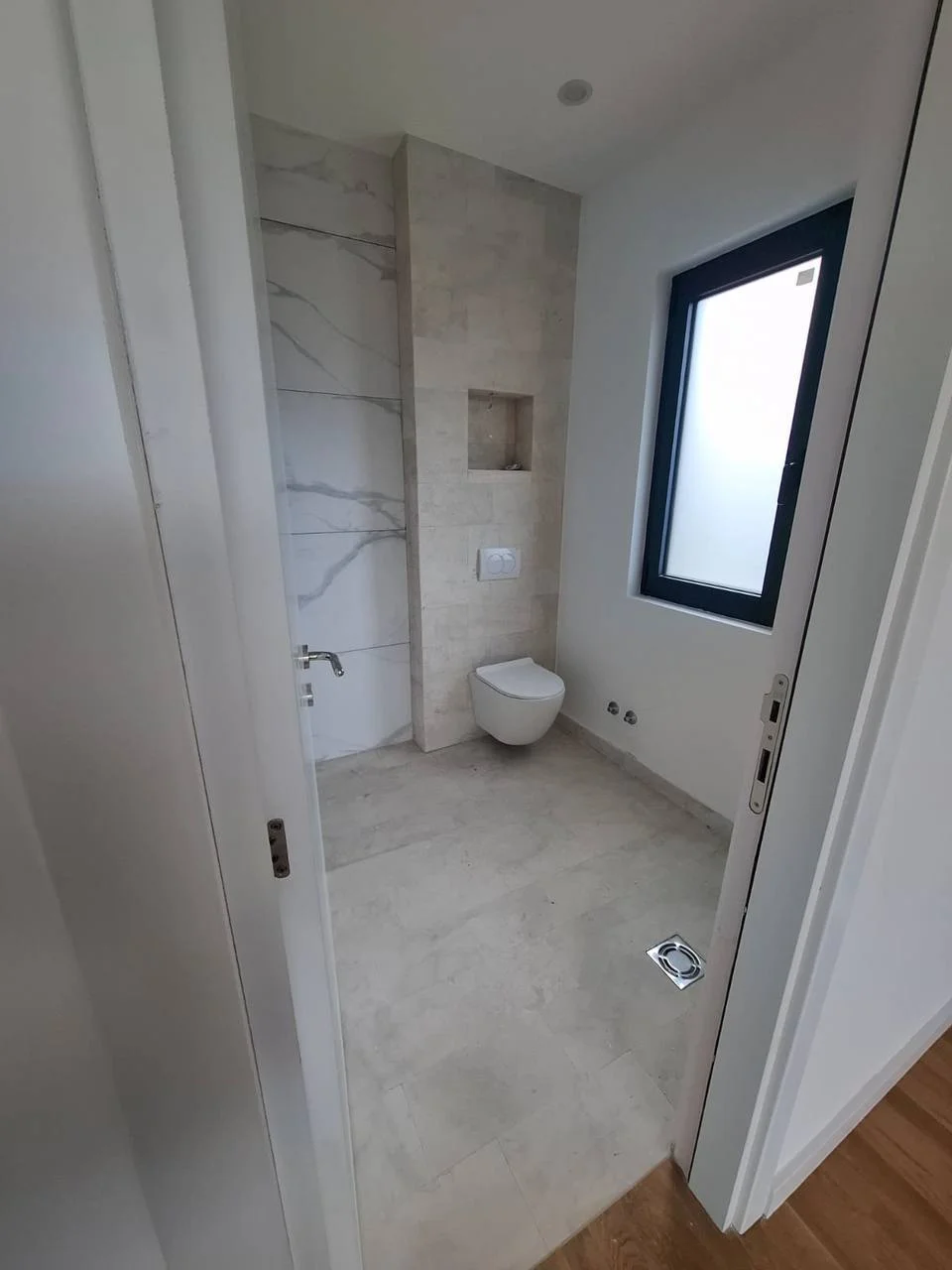 Tivat bölgesinde satılık 250 m2 villa