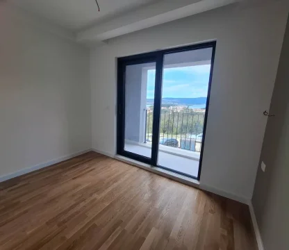 Tivat bölgesinde satılık 250 m2 villa