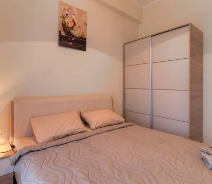 Budva'da deniz manzaralı 1 + 1 satılık daire