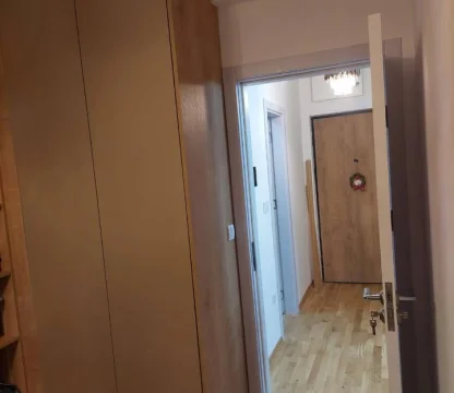 Budva’da yeni bina da 1 + 1 satılık daire