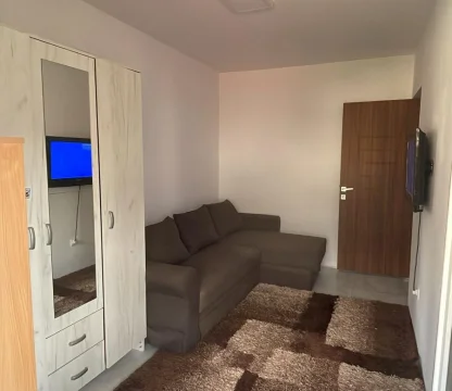 Budva'da stüdo daire merkeze ve sahile yakın